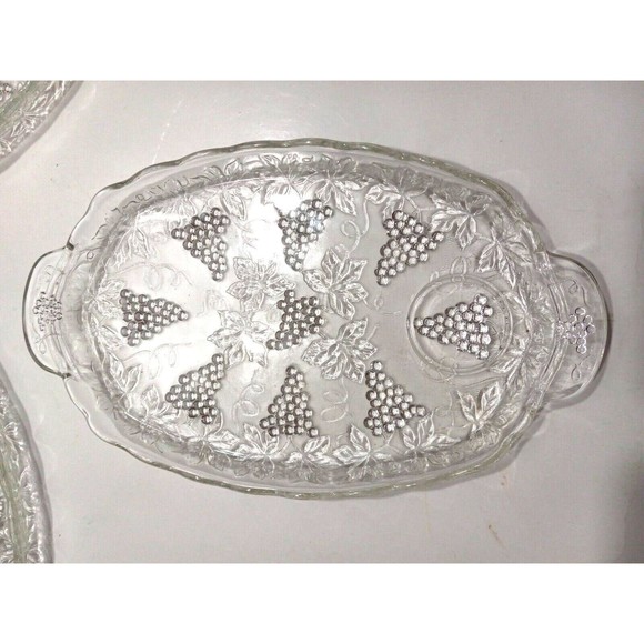 Vtg Anchor Hocking Glass Snack Set 6 Piece Plate & Cup Set Grape Leaf Design - Picture 3 of 12